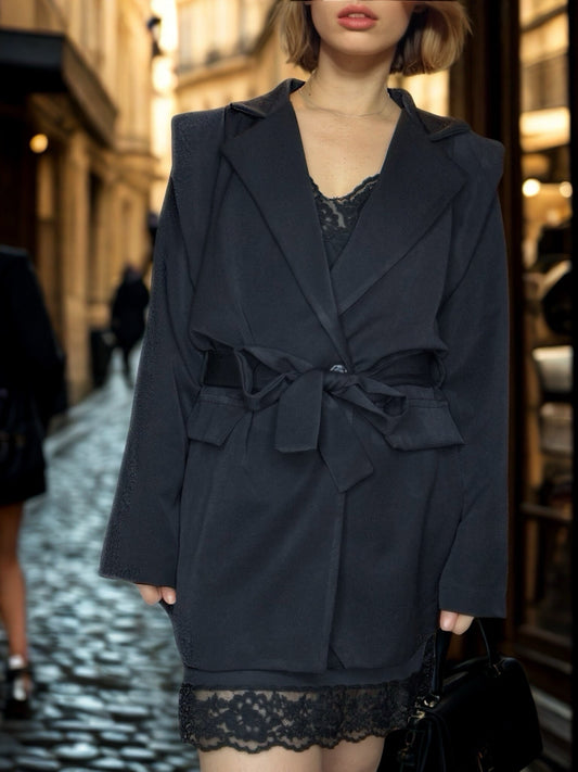 Émanuelle Belted Midnight Blazer